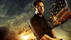 London has fallen, Gerard butler, Mike banning laptop 1366×768 HD Background